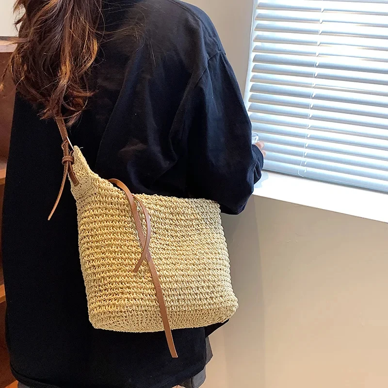 

Women's Woven Handbag Luxury Designer Beach Bag Large Capacity Female Straw Hobo Bag Fashion Travel Shoulder Crossbody Bags