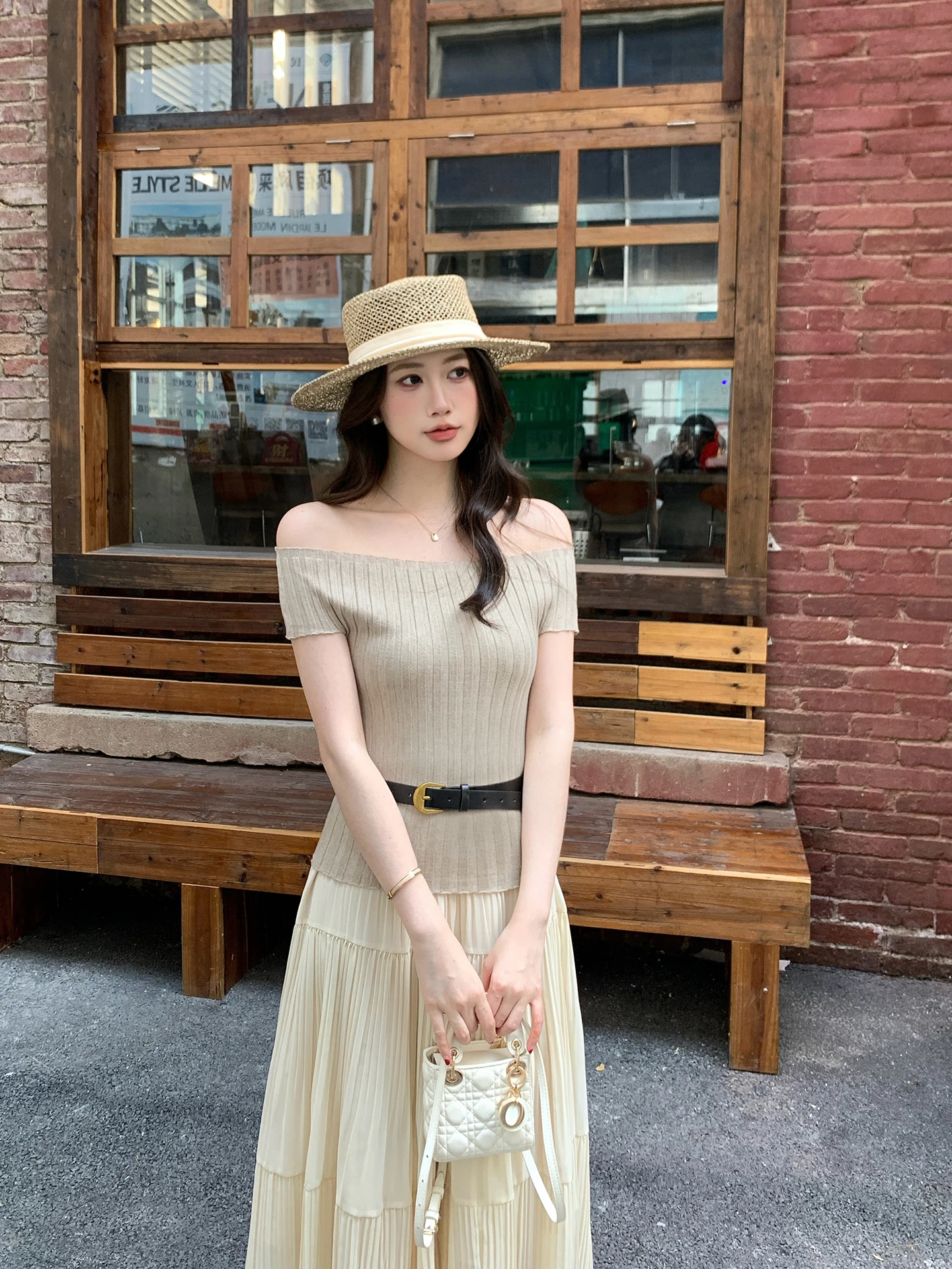 

Элегантный вязаный свитер с короткими рукавами, женский модный топ с открытыми плечами на весну, высококачественный мягкий полиэстер