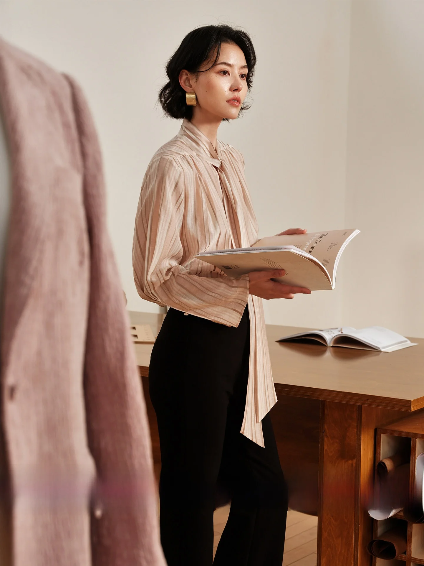 

Шикарная свободная блузка из шелкового хлопка в полоску с винтажным дизайном, женская, премиум-класса, из весенней коллекции, дышащая