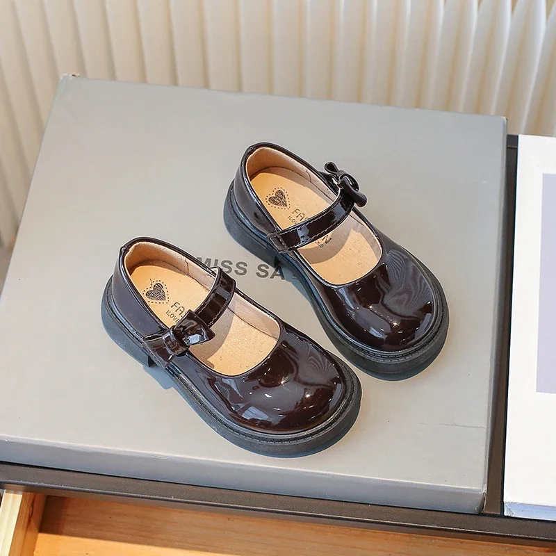 

New Children's Leather Shoes Glossy Versatile Girls Black Shoes School Performance Kids Fashion Causal Wedding Mary Jane Shoes