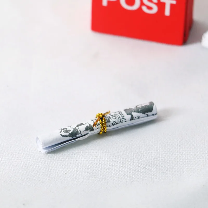 عناصر بيت الدمى المصغرة حزمة صغيرة من مجلة الصحف BDJ دمى اكسسوارات المنزل صندوق بريد التصوير الدعائم ألعاب الفتيات