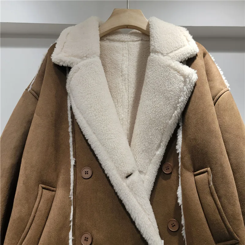 2025, Wintermode, Lammwolle, kurzer Mantel, lockere zweireihige Wildleder-Motorradjacke, verdickter warmer Parka, Damenmäntel