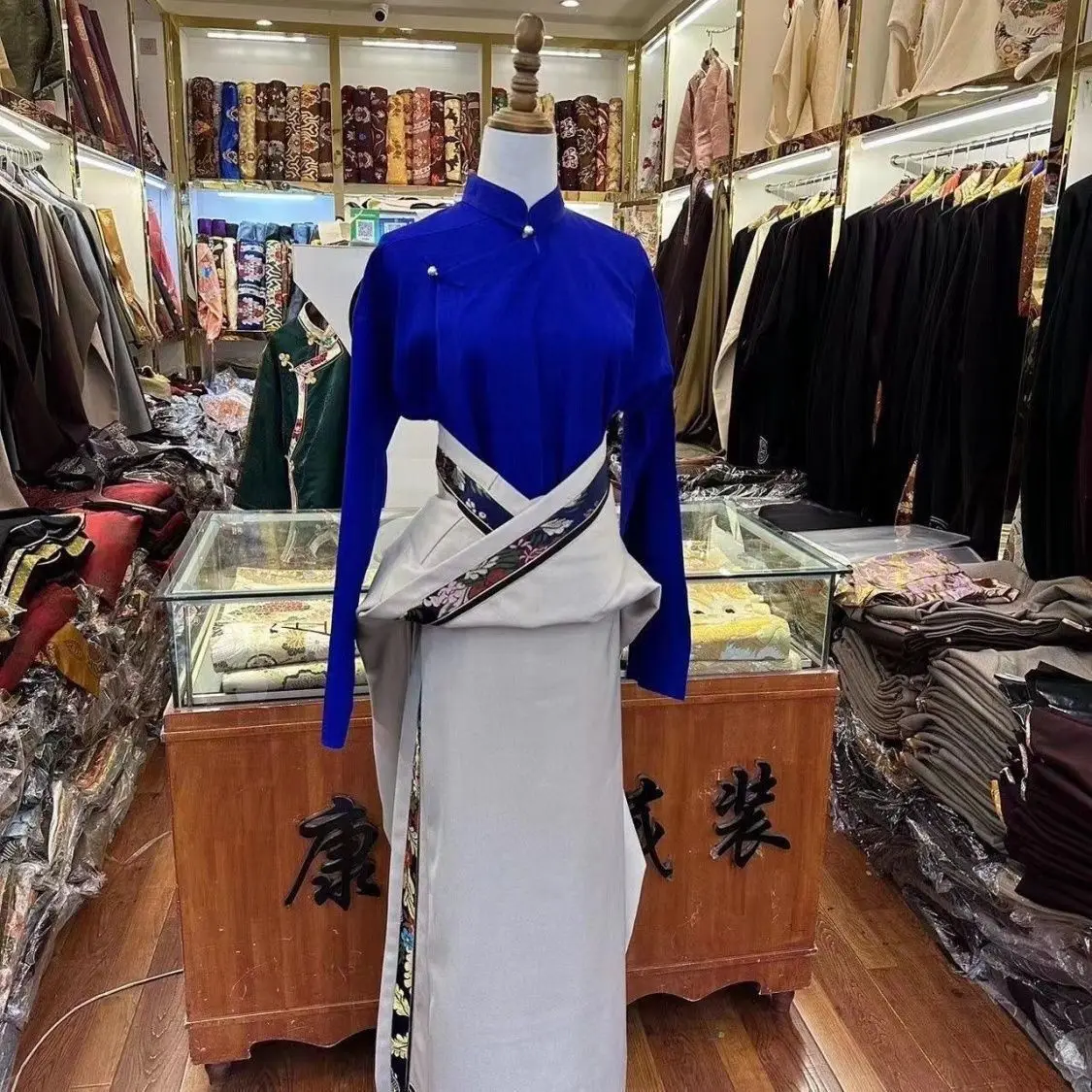 

Xizang ethnic new single-piece performance Tibetan dance women's Tibetan robe