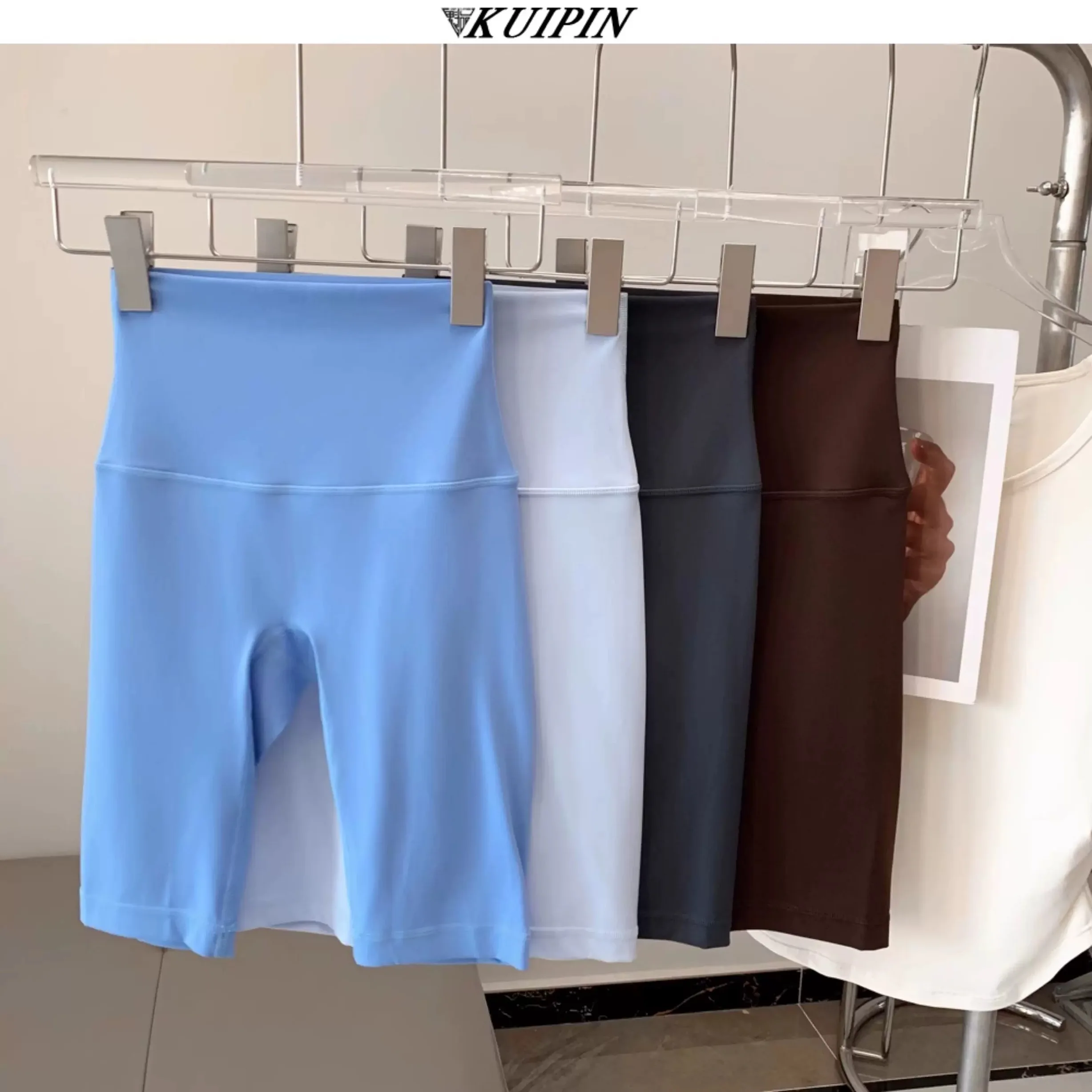 شورت نسائي رياضي بدون خط لباس داخلي مرئي عالي الخصر للتحكم مع تصميم رفع المؤخرة الخوخية مقاس 5 بوصة بملمس عاري لليوجا لصالة الألعاب الرياضية