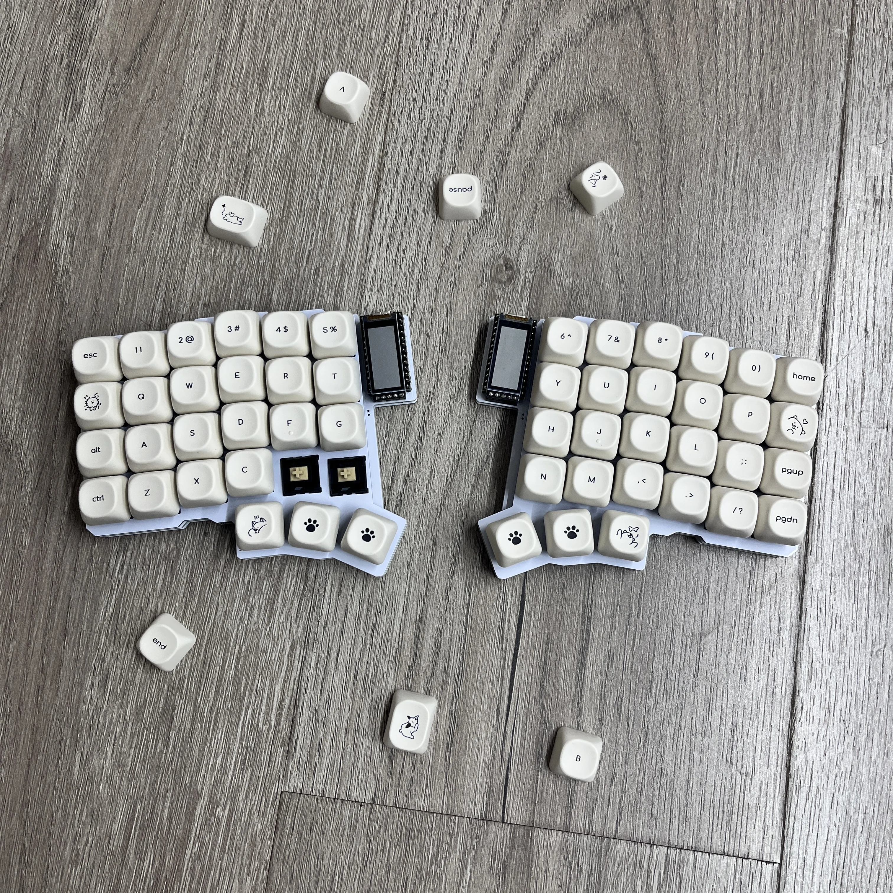 

Silakka54 Wireless Split Mechanical Keyboard Customized Hot Swap Bluetooth Dual Mode Ergonomic Office Gaming Split Keyboard ZMK