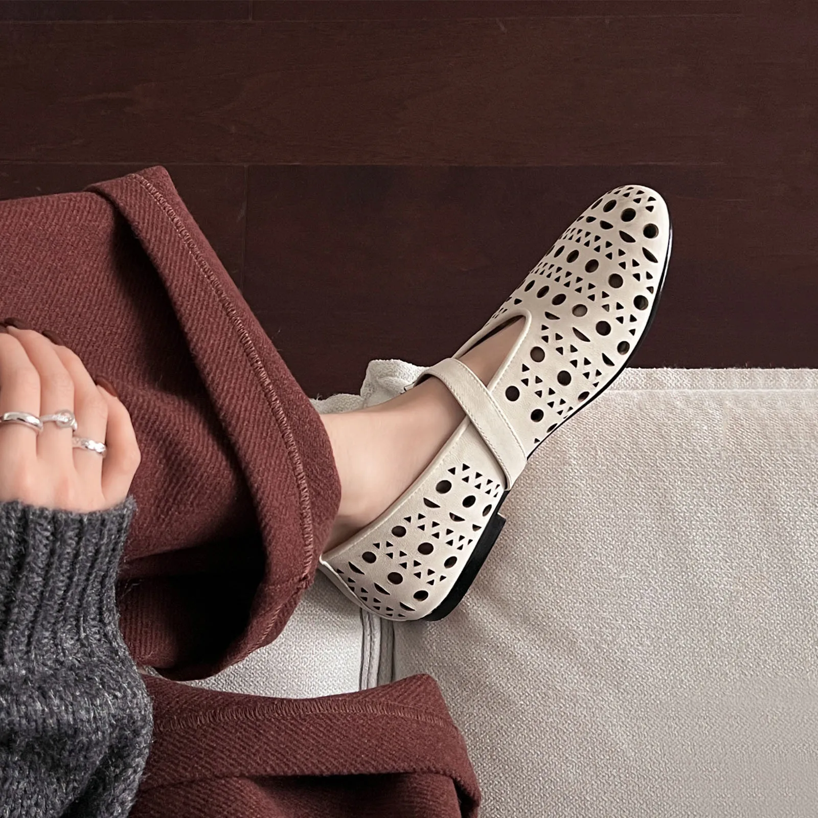 

2025 Spring Hollow Cowhide Single shoe Round toe word-cingulate Mary Jane flats large size Women's shoes