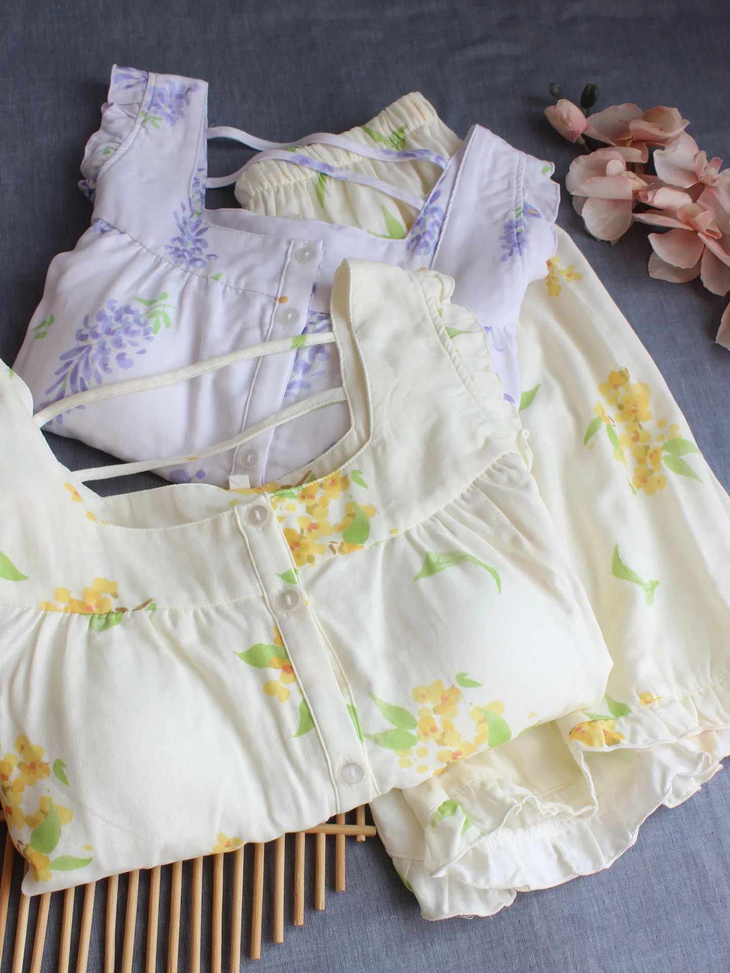 新しい夏の薄い竹綿パジャマ女性のかわいいスクエアカラーホーム服ショートパンツナイトガウンノースリーブアウター
