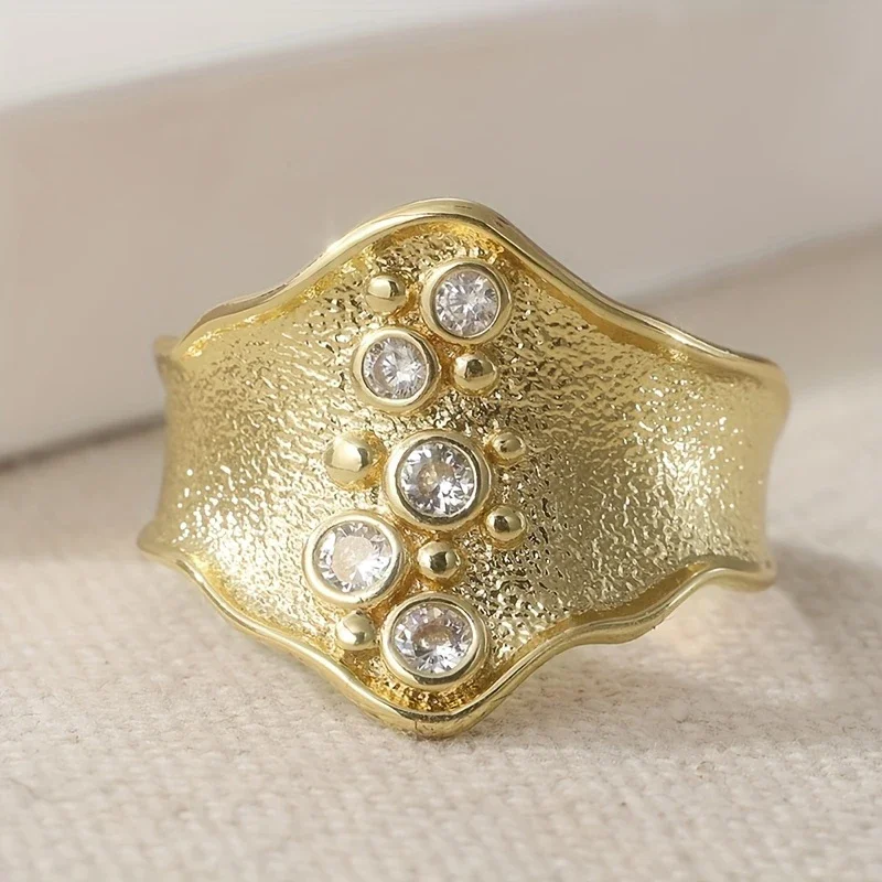 Huitan Novel Irregular Geometric Women Gold Color Ring Vintage Party with Shiny Cubic Zirconia Luxury Creative Finger Jewelry