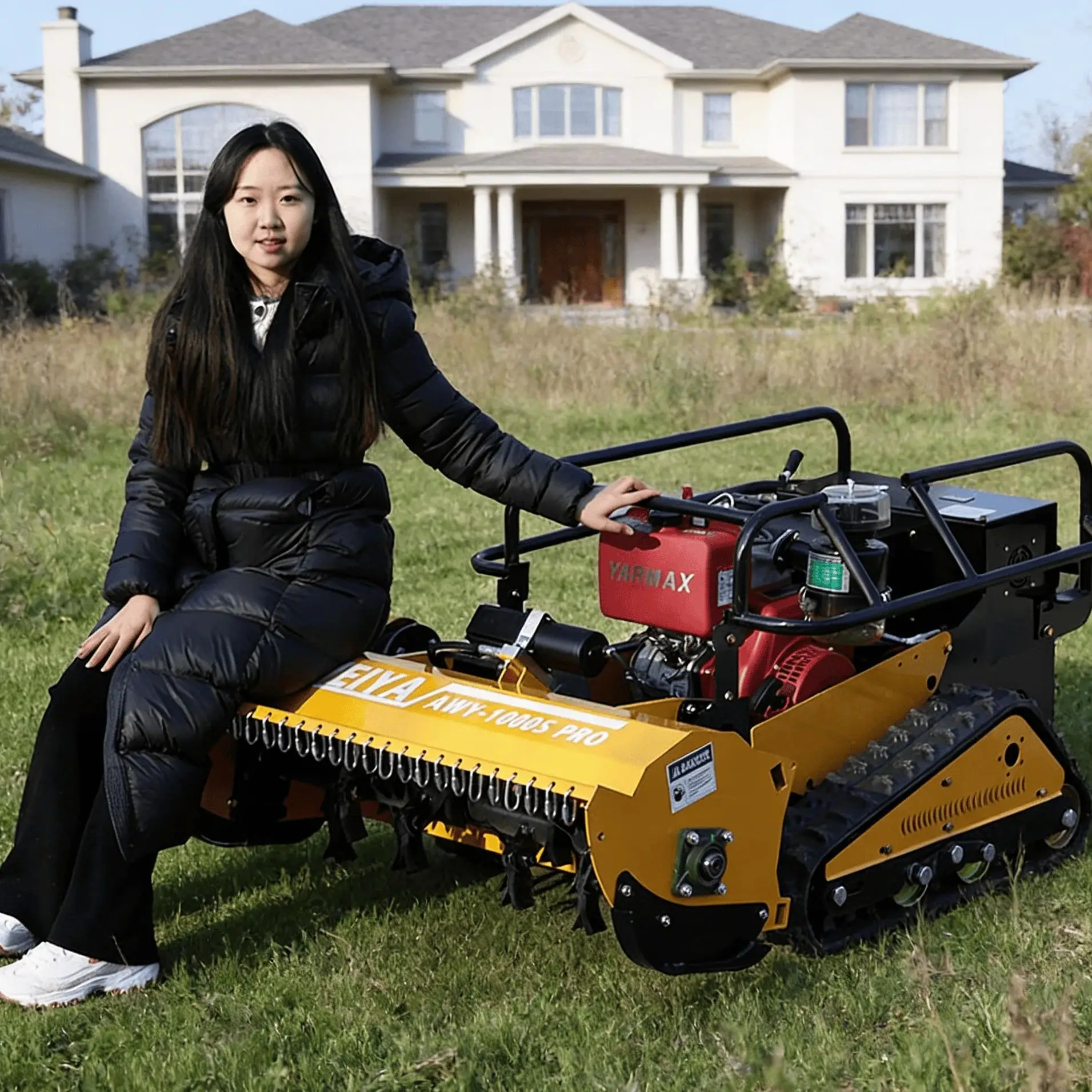 Customized 150mm wide tracks strong grip protect flail mower from damage Mows 1500㎡ per hour, highly efficient and time-saving