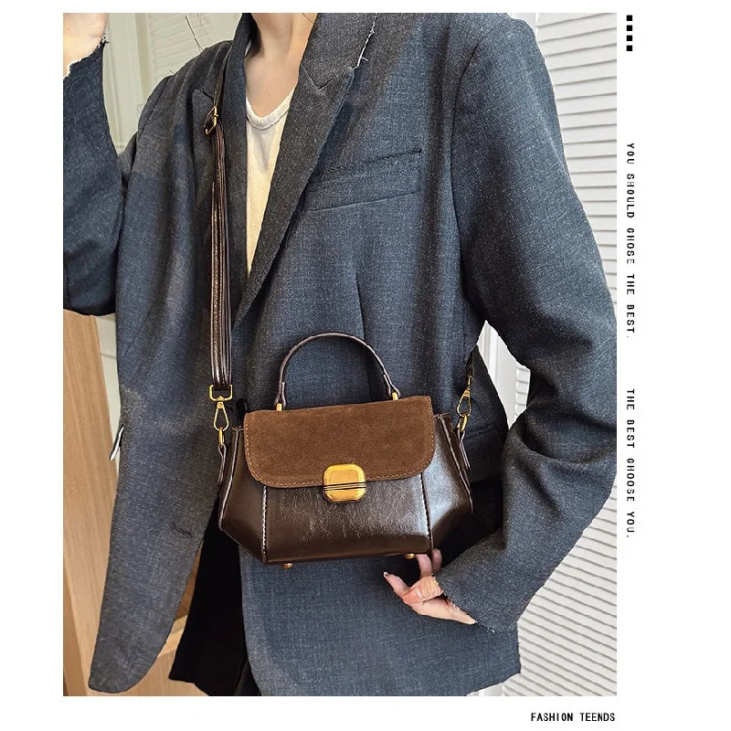 

Elegant Women's Messenger Bag Made Of Stripe-Cheetah Leather Boasting High-End Trendy Vintage Spacious Daily Look​