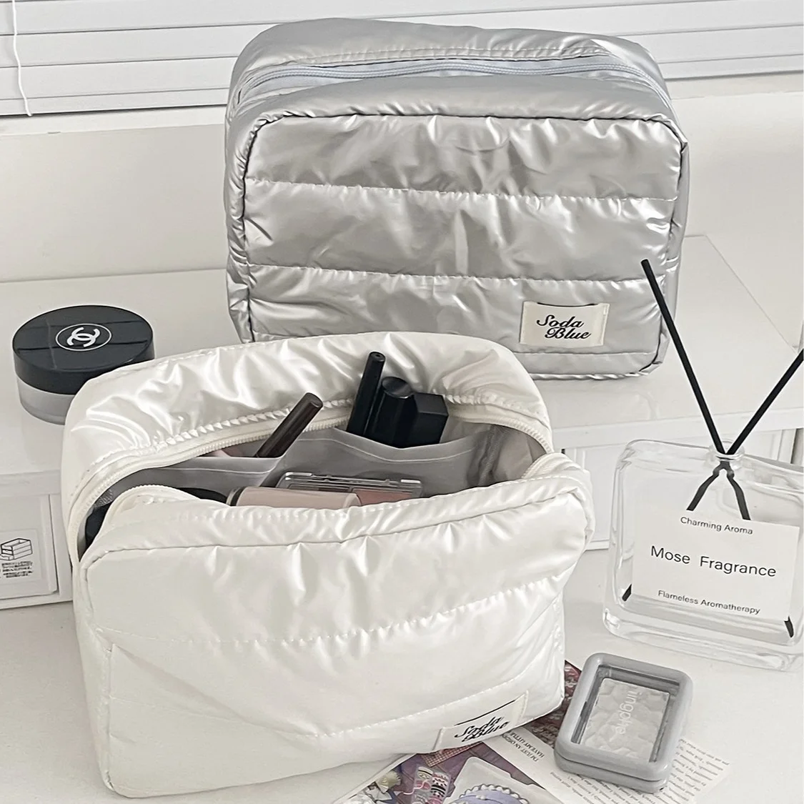 YT New Pearl Glossy Portable Skincare Waterproof Storage Bag Lazy Line Series Rectangular Makeup Organizer Bag