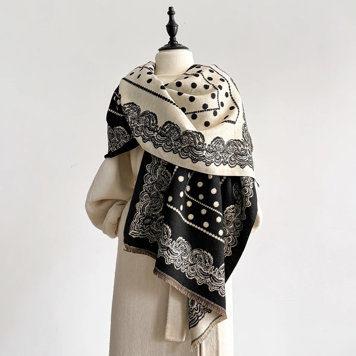 

Luxury Designer Brand Winter Blanket Scarf Shawls for Women Warm Pashmina Polka Dot & Lace Pattern Print Large Wrap New