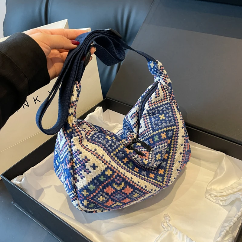 Female Shoulder Messenger Bag Trend Simple Zipper Handbags Ethnic Wind Canvas Shoulder Bag Small Tote 2024 New Woven Beach Bag