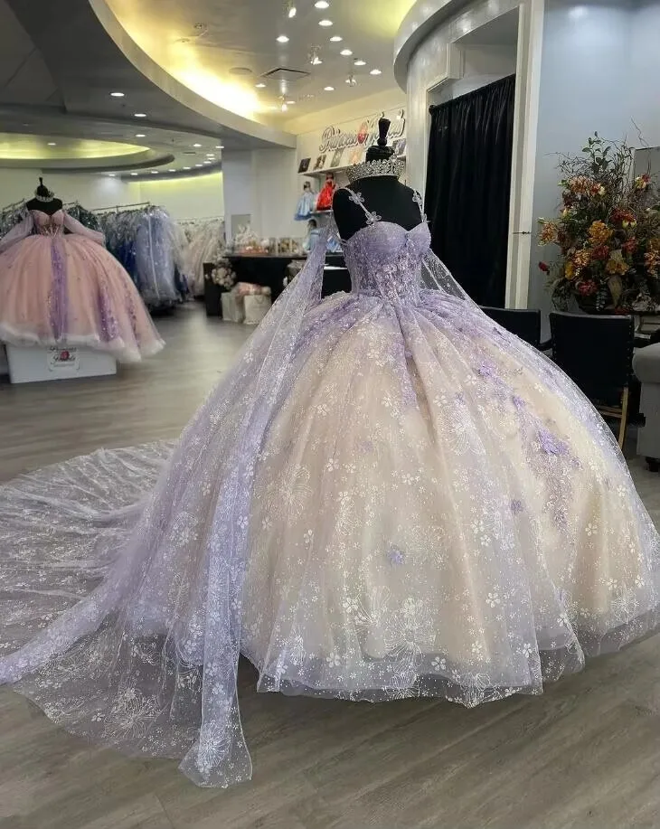 

Princess Lavender Lace Quinceanera Dresses 2025 With Cape Sparkly Floral Puffy Skirt Sweet 15 Corset Vestido De Festa Gala Custo