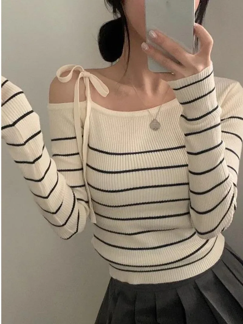 Autumn/Winter Korean Version New Slant Collar Off Shoulder Long Sleeve Stripe Color Blocked Slim Knitted Pullover D700