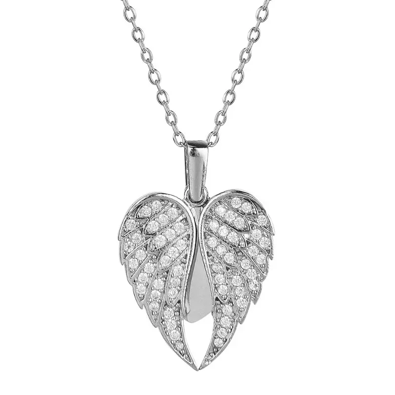 ファッショナブルでトレンディなネックレス、ハート型のウィングネックレスは、女性向けのスタイリッシュなハート型の鎖骨ネックレスです。