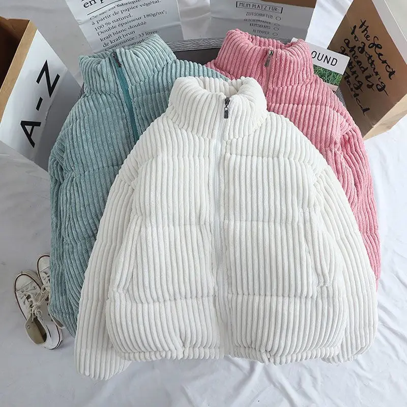 

Новая зимняя женская утепленная хлопковая куртка свободного кроя, бархатное пальто в корейском стиле, укороченный дизайн, большие размеры, верхняя одежда