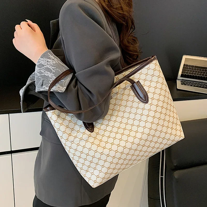 

Large Capacity Fashion Women's Tote Bag Textile Printed Shoulder Bag Lightweight&Durable Smooth Zipper for Travel/Daily Use