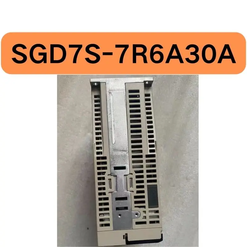 

Подержанный сервопривод сетевого порта SGD7S-7R6A30A серии 1 кВт m3, протестирован в порядке, функция неповрежденная.