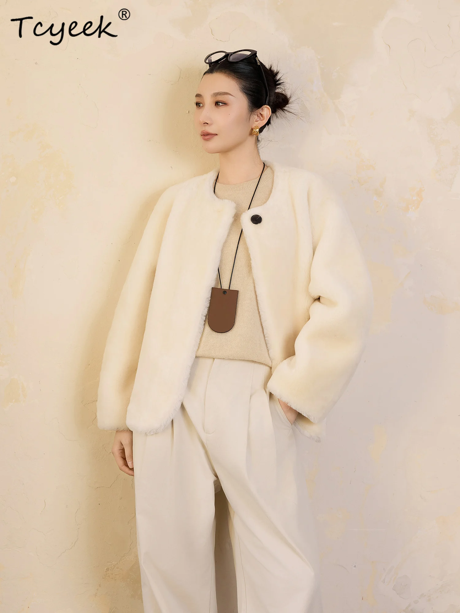 Tcyeek Autumn Winter High End Round Neck Fur One-piece Loose Fit Casual Medium Length Women's Wool Fur Coat Fourrures Femme