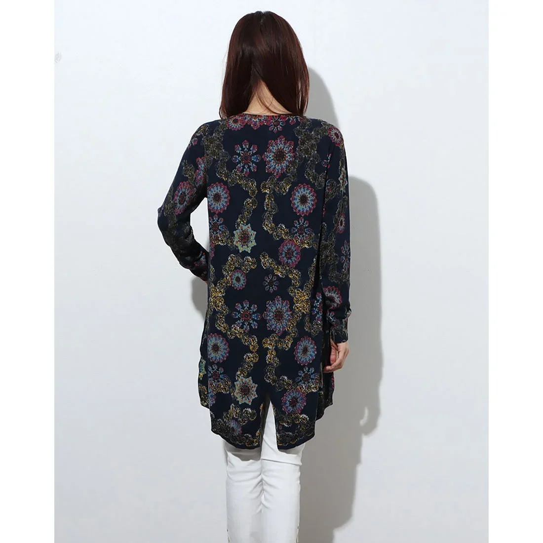 Un top senza maniche sottile ed elastico con tessuto a rete patchwork con stampa spagnola per l'esportazione