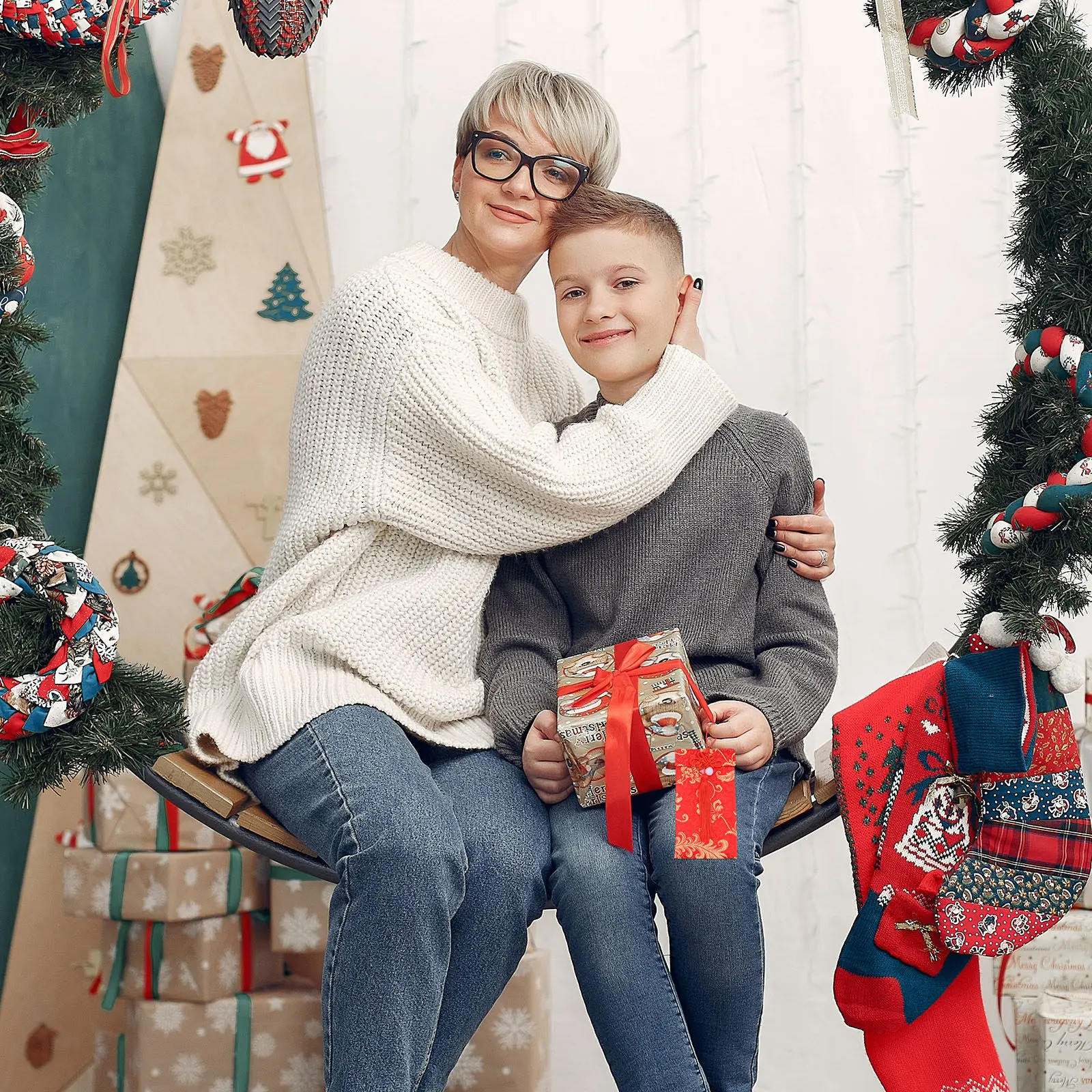 

2Pcs Luxury Red Envelopes Chinese Knot Design Delicate Money Bag for Festival Wedding Party Gift Storage Pouch