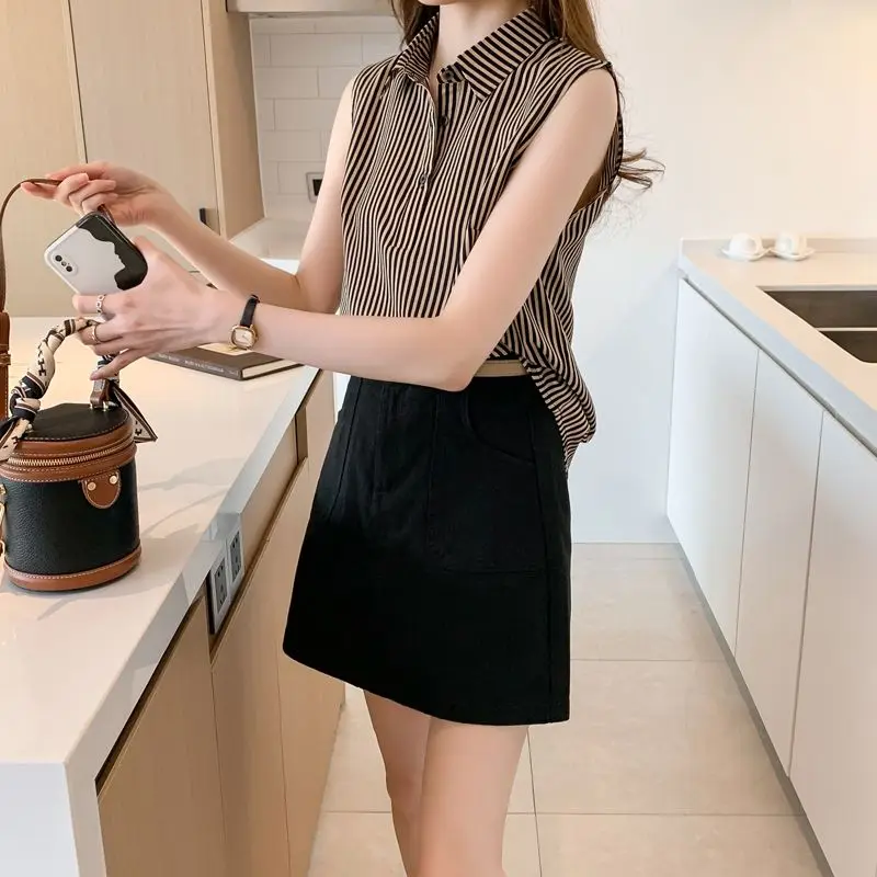 Einfachheit Büro Dame Sommer Frauen Polo Kragen Knopf gestreift Patchwork Mode lässig lose ärmellose Chiffon Shirt Tops