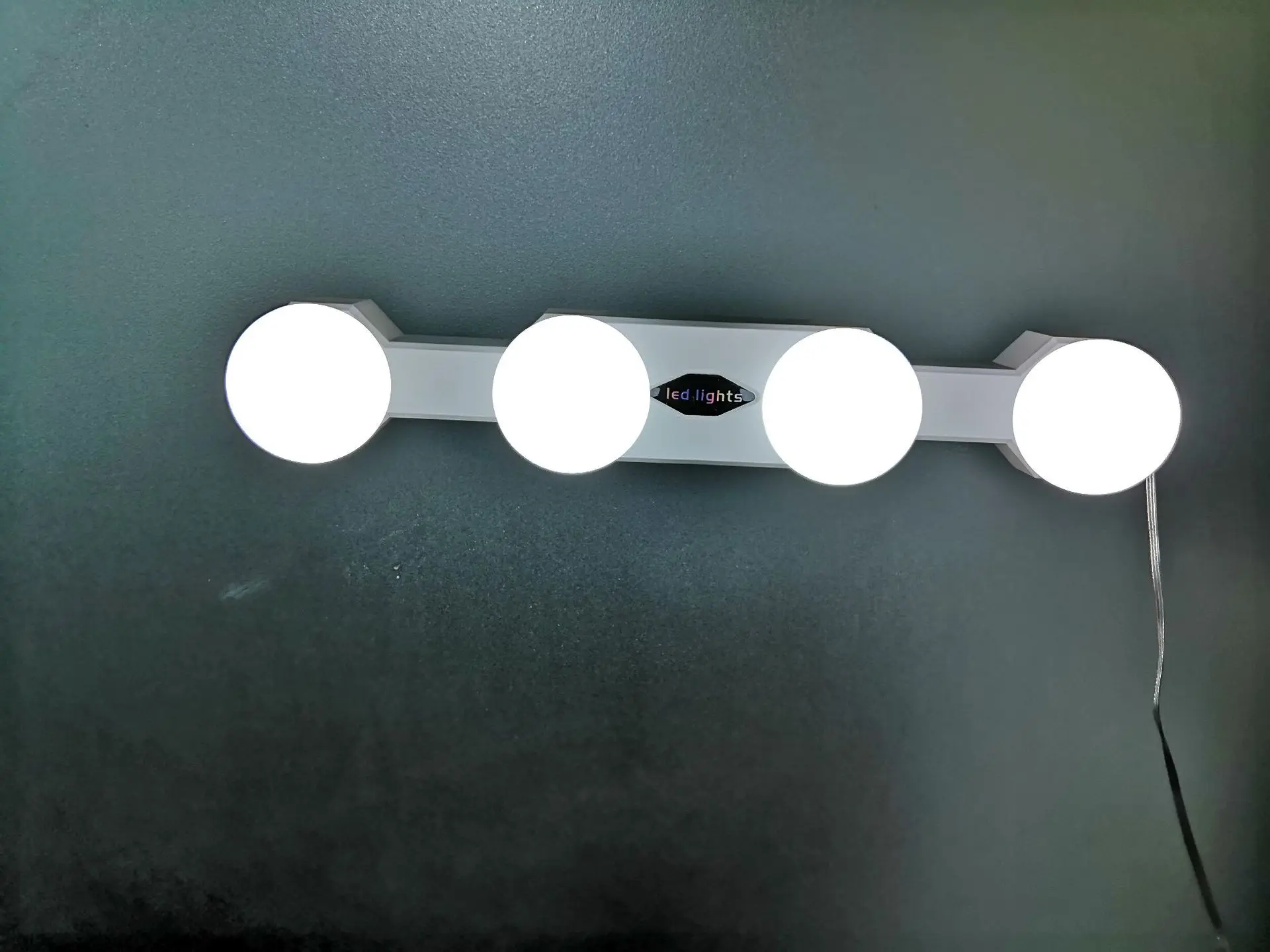 Lampu Rias LED 4 Bohlam Pengisap Portabel Lampu Cermin Rias Lampu Dinding Rias Lampu Meja Rias Lampu Cermin