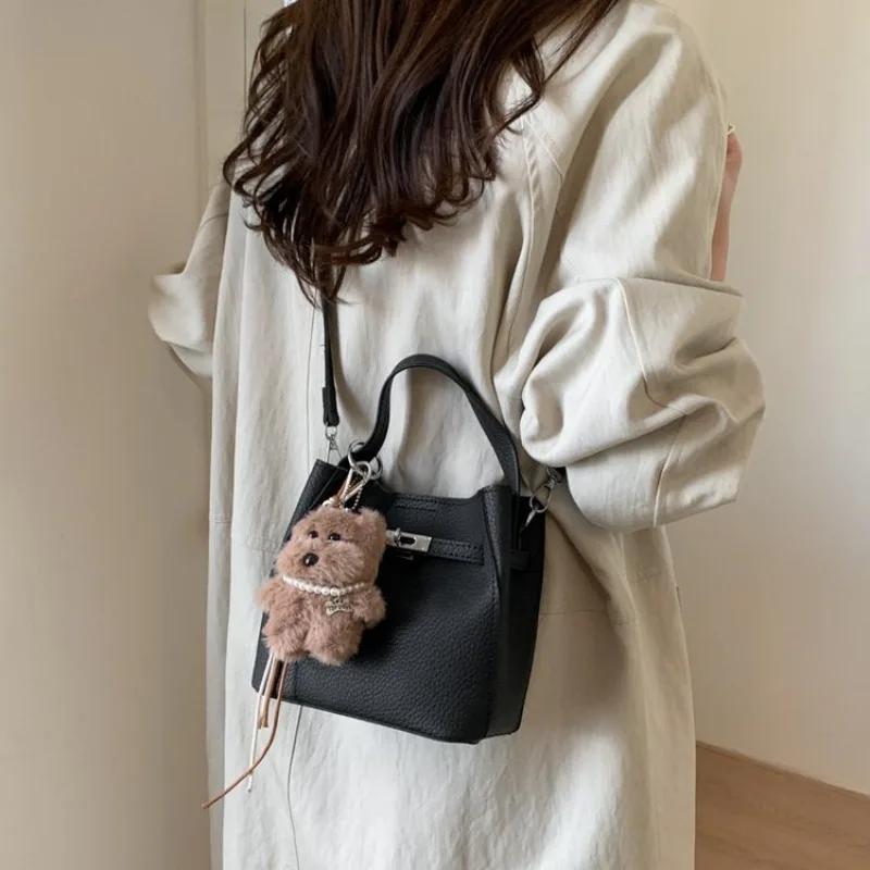 

Chic Leather Crossbody Bag For Women Shoulder Handbag Messenger Style Ladies Tote Luxury Brand Famous Designer Elegant
