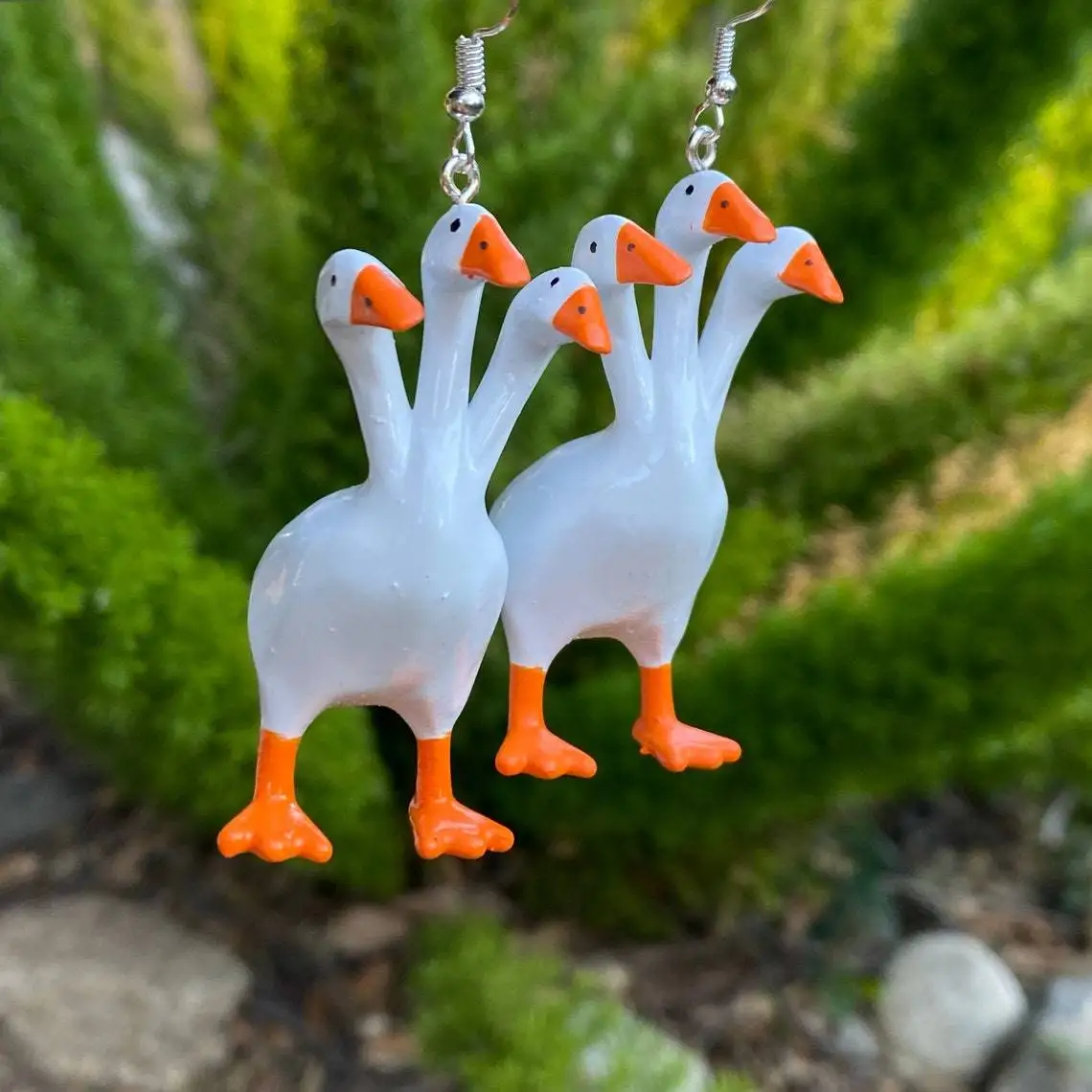 

Fun Tee-Headed Goose Du Earrings Hand-Painted Loose 3D Printed Jewelry Cute Faionable Alloy Embedded Artificial Gemstone