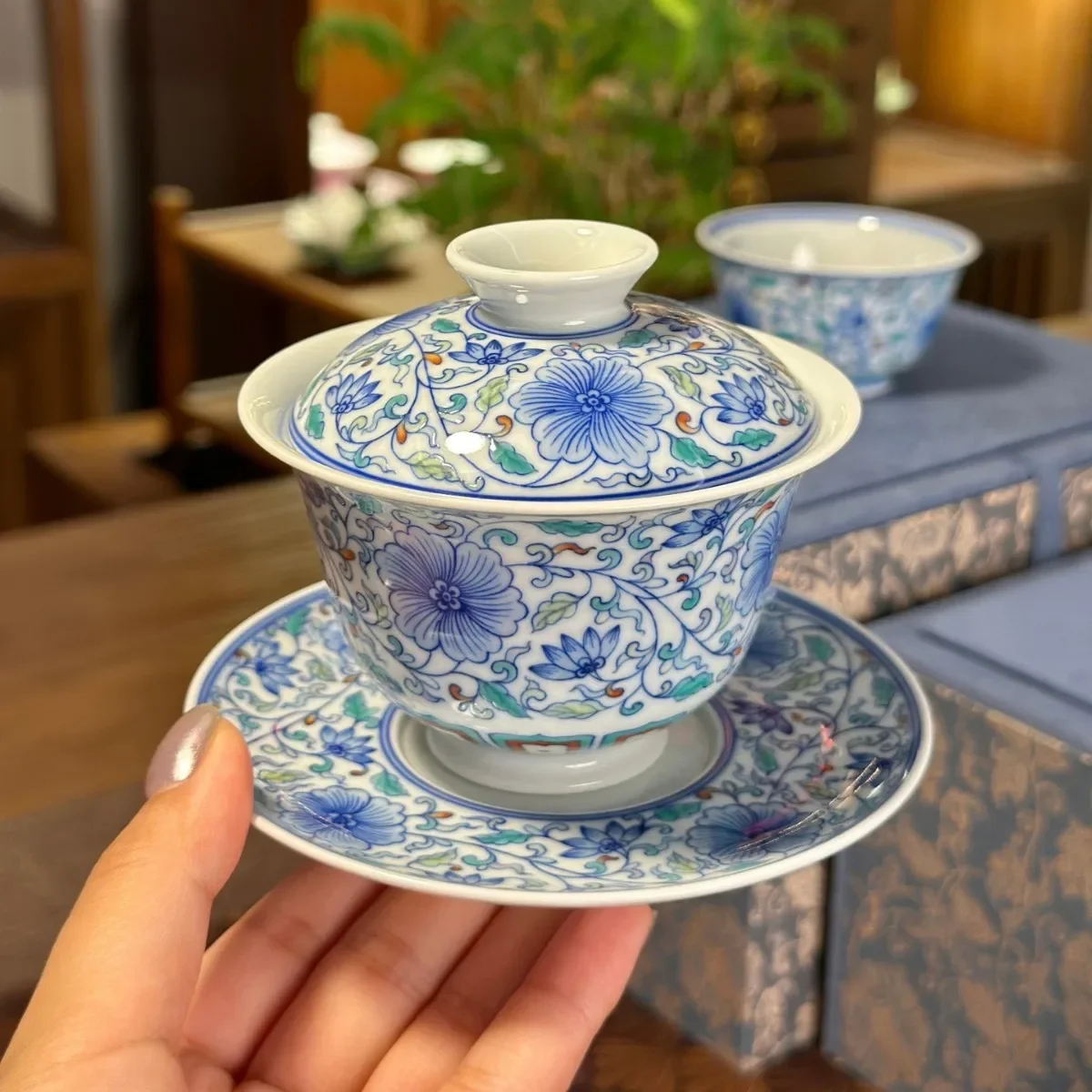 Jingdezhen blue and white porcelain bucket color tangled lotus sancai cover bowl light luxury retro handmade ceramics