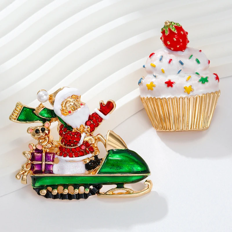 2023 neue Weihnachtsmann-Brosche, Neujahr, Weihnachten, Erdbeereis, Zubehör, Anstecknadel, Schmuck, Geschenke