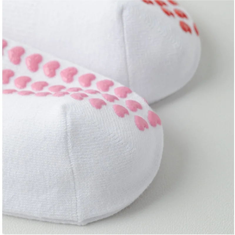 3 أزواج من جوارب اليوغا، جوارب متوسطة الأنبوبة للأطفال، تطريز الكرز اللاصق المضاد للانزلاق، التدريب الاحترافي، الجري، البيلاتيس