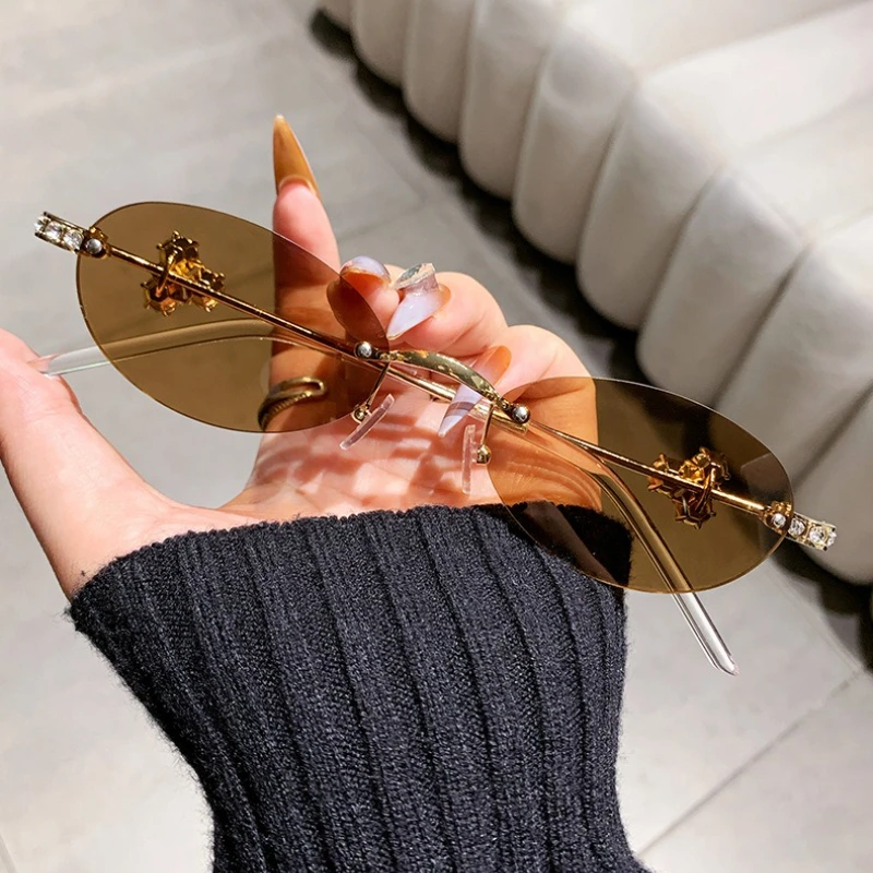 

Trendy Oval Anti Blue Light Glasses Women High Quality Diamond Encrusted Sunglasses Shopping Street Shot Shades Eyewear Female