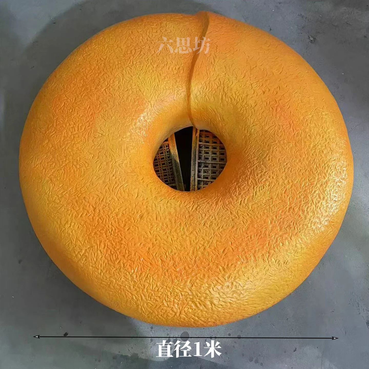 Oversized bagel bread model A bagel bakery door decoration Internet celebrity background wall clock in luminous ornament