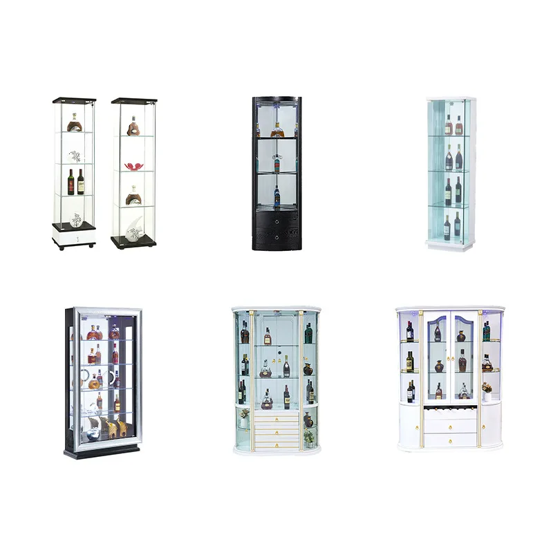 Gabinete de vino, vitrina, puerta de cristal contra la pared, restaurante