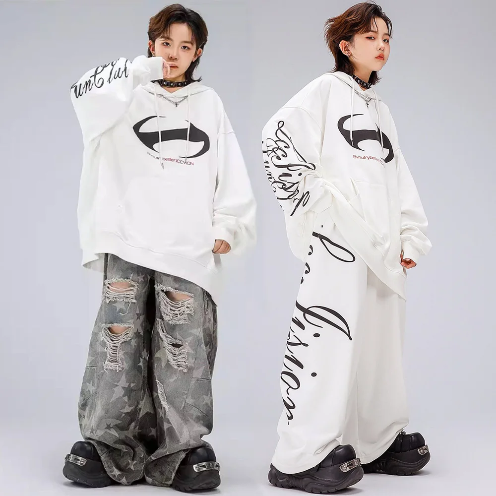 

Детские комплекты уличной одежды для мальчиков и девочек: худи, джинсы, спортивные костюмы, сценические костюмы