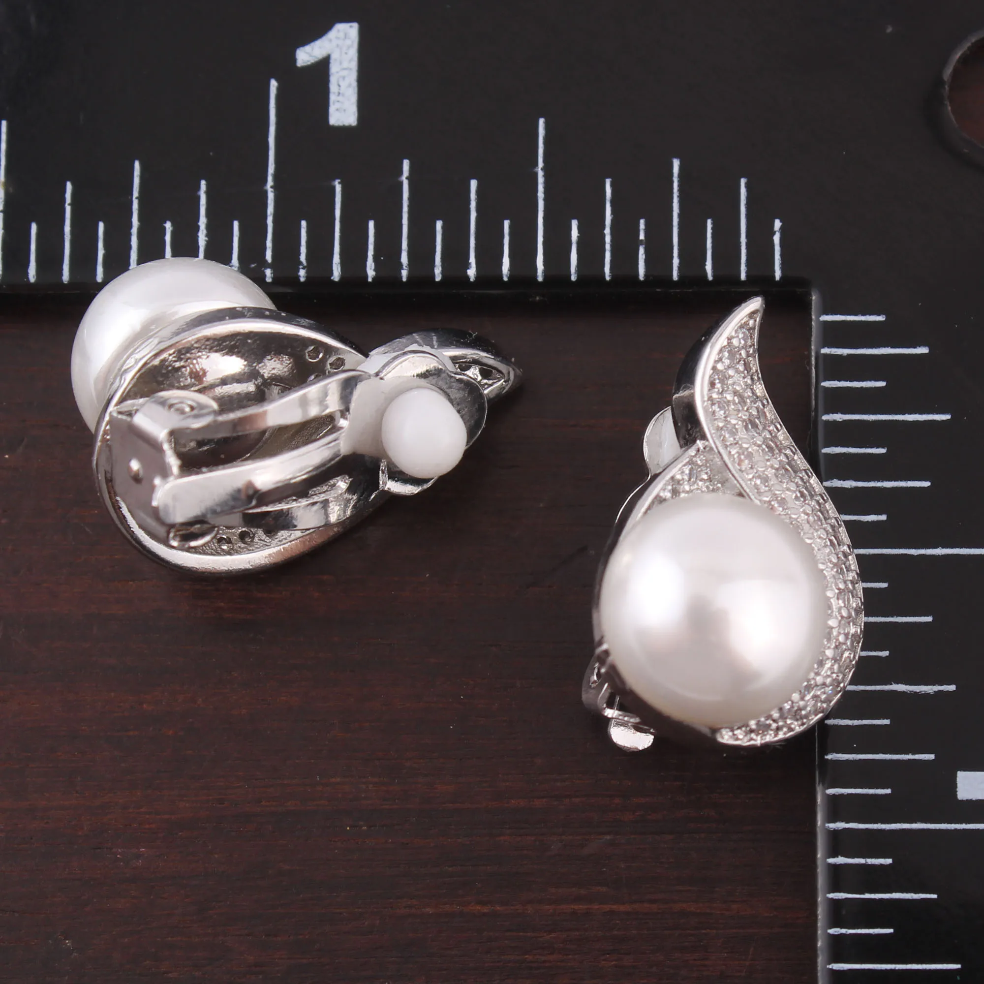 WENHQ 2 Colors Fashion Sparkly Cubic Zircon Pearl  Stud Clip on Earrings Women\'s Bridesmaid Wedding No Pierced Cuff Earrings