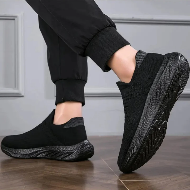 2025 Scarpe casual da uomo traspiranti Scarpe vulcanizzate da uomo leggere Piattaforma da esterno Scarpe da ginnastica antiscivolo in morbida rete da uomo
