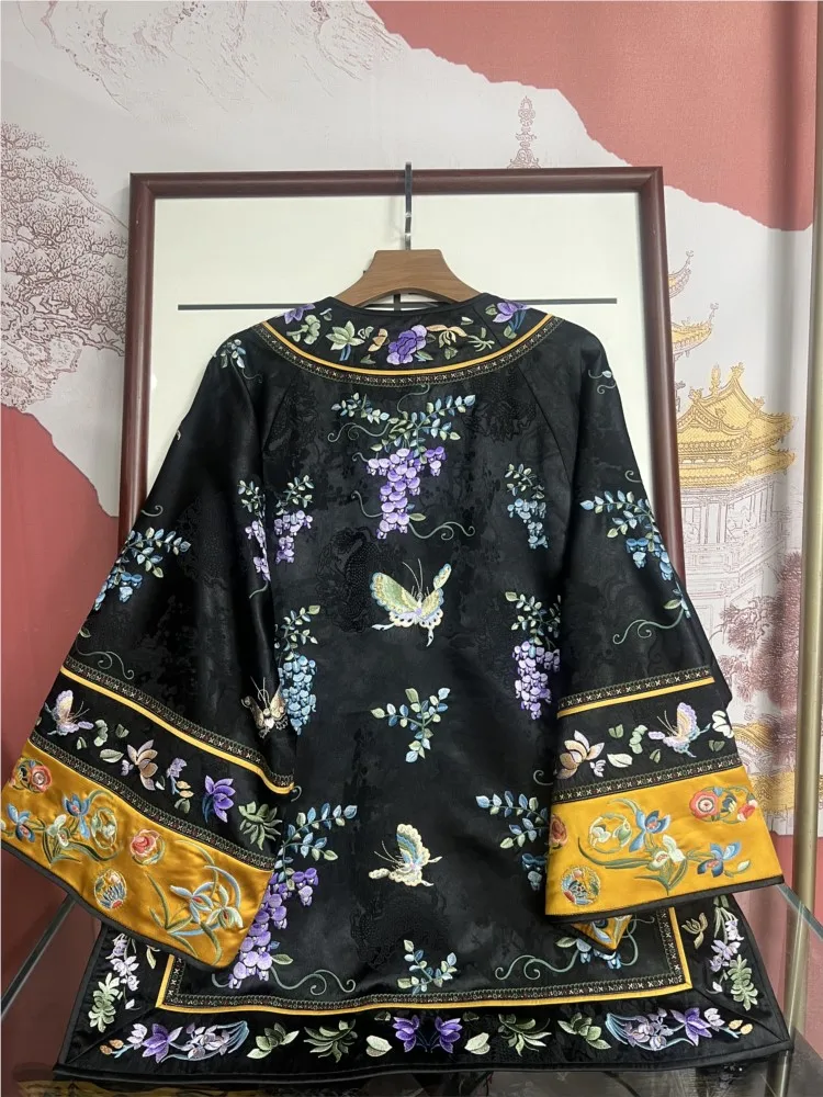 A new jacquard satin heavy embroidery Chinese-style Hanfu with side opening and two-piece dress