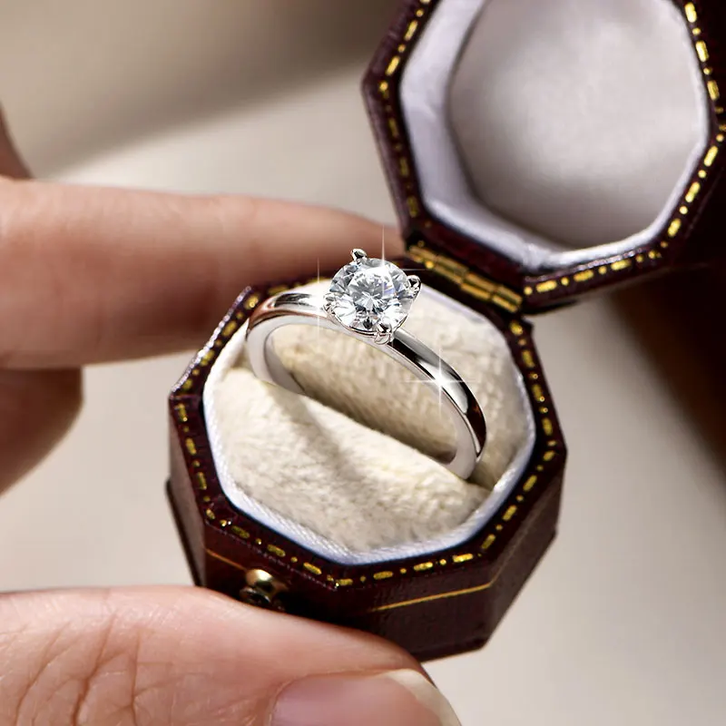 IOGOU Solitaire 1,0 CT 6,5 mm D Moissanit-Diamantringe, 14 Karat Gold gefüllt, klassischer Hochzeits-, Verlobungs- und Versprechensring für Damenschmuck – Detail 11