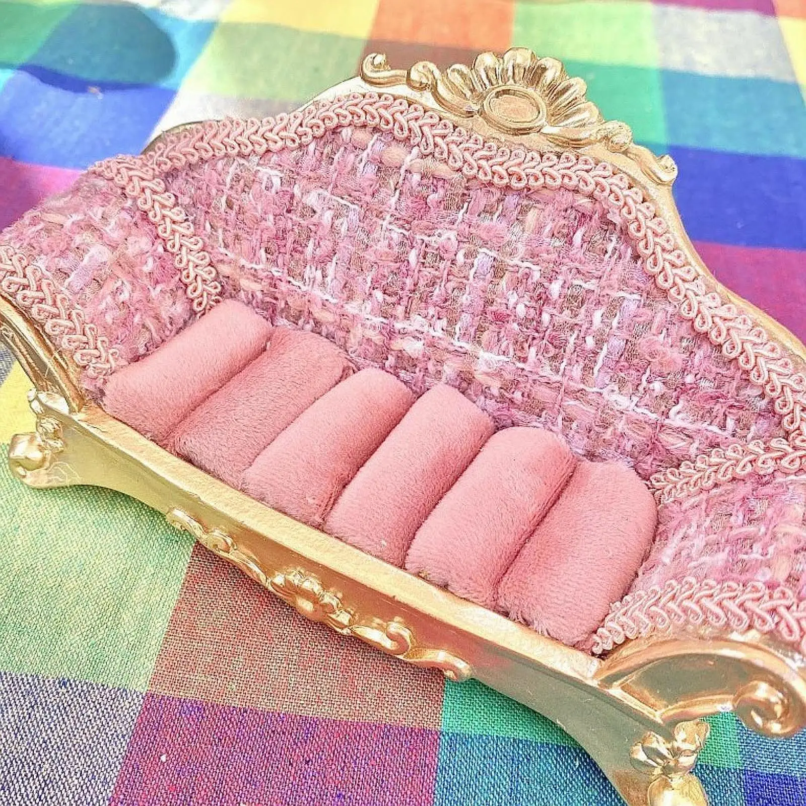 

Подставка для ювелирных изделий, держатель для обручального кольца, устойчивая модная шикарная витрина в форме дивана, витрина для магазина, продажа столешницы