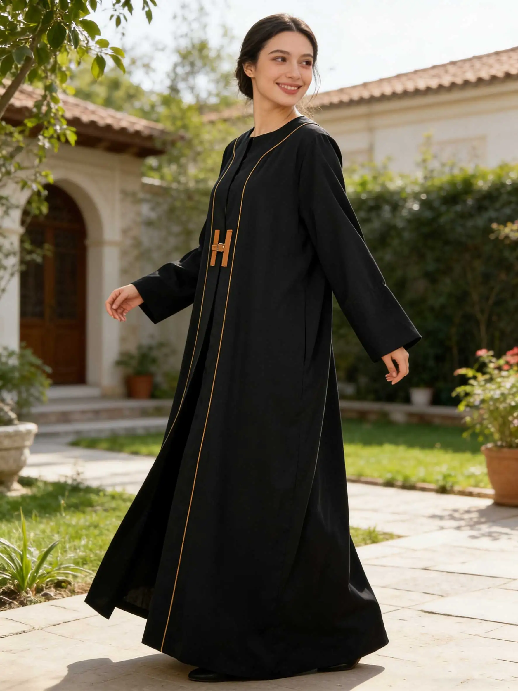 Elegancka czarna abaja z skórzanymi detalami z klamrami, długa sukienka maxi z długim rękawem, damska muzułmańska marokańska kaftan, Ramadan, Islam, Dubaj, arabskie szaty 2026