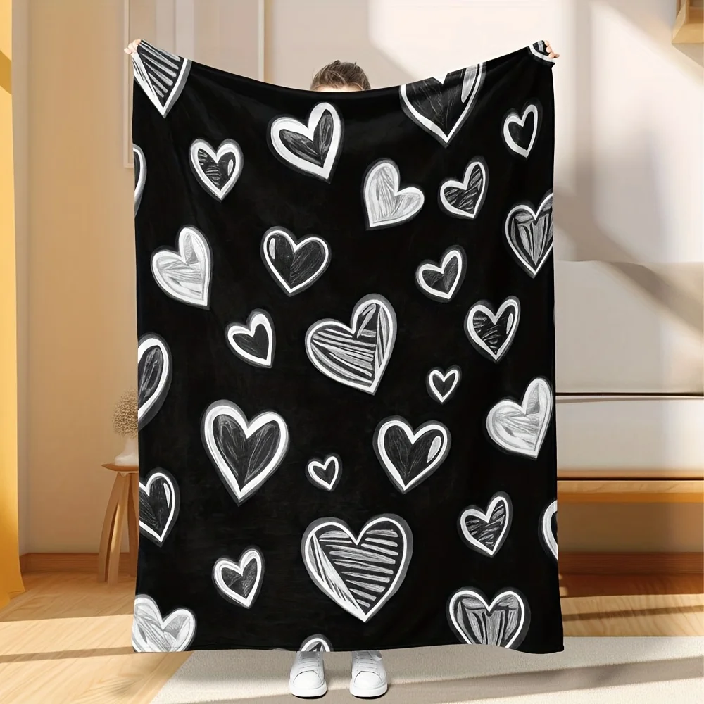 1pc Vintage Heart Print Flannel Throw Blanket - Soft, Warm, All-Season Cozy Wrap, Perfect for Bedroom Decor & Gifts, Black with