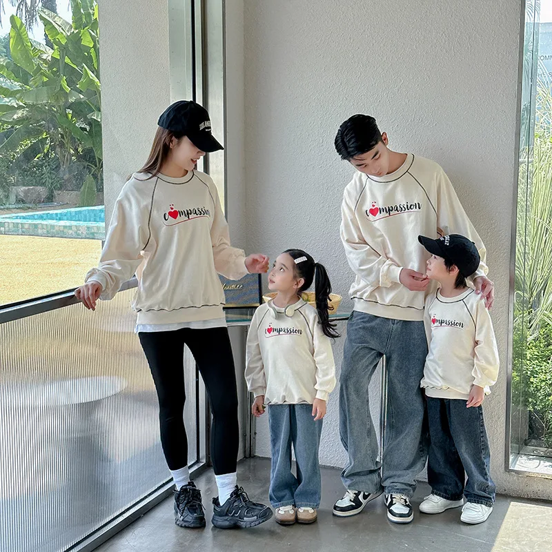 

Parent-child Matching Clotes Korean Children's Clothing 2023 Spring Mother Father Son Daughter Same Sweatshirt Family Clothing