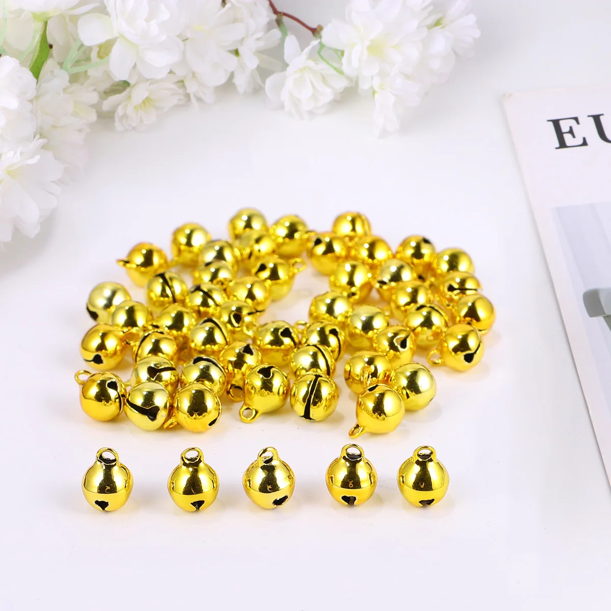 

200Pcs Jingle Bells Keychain Pendant 10mm Gold Silver DIY Tree Pendant Pets Bells Crafts Christmas Party Decoration