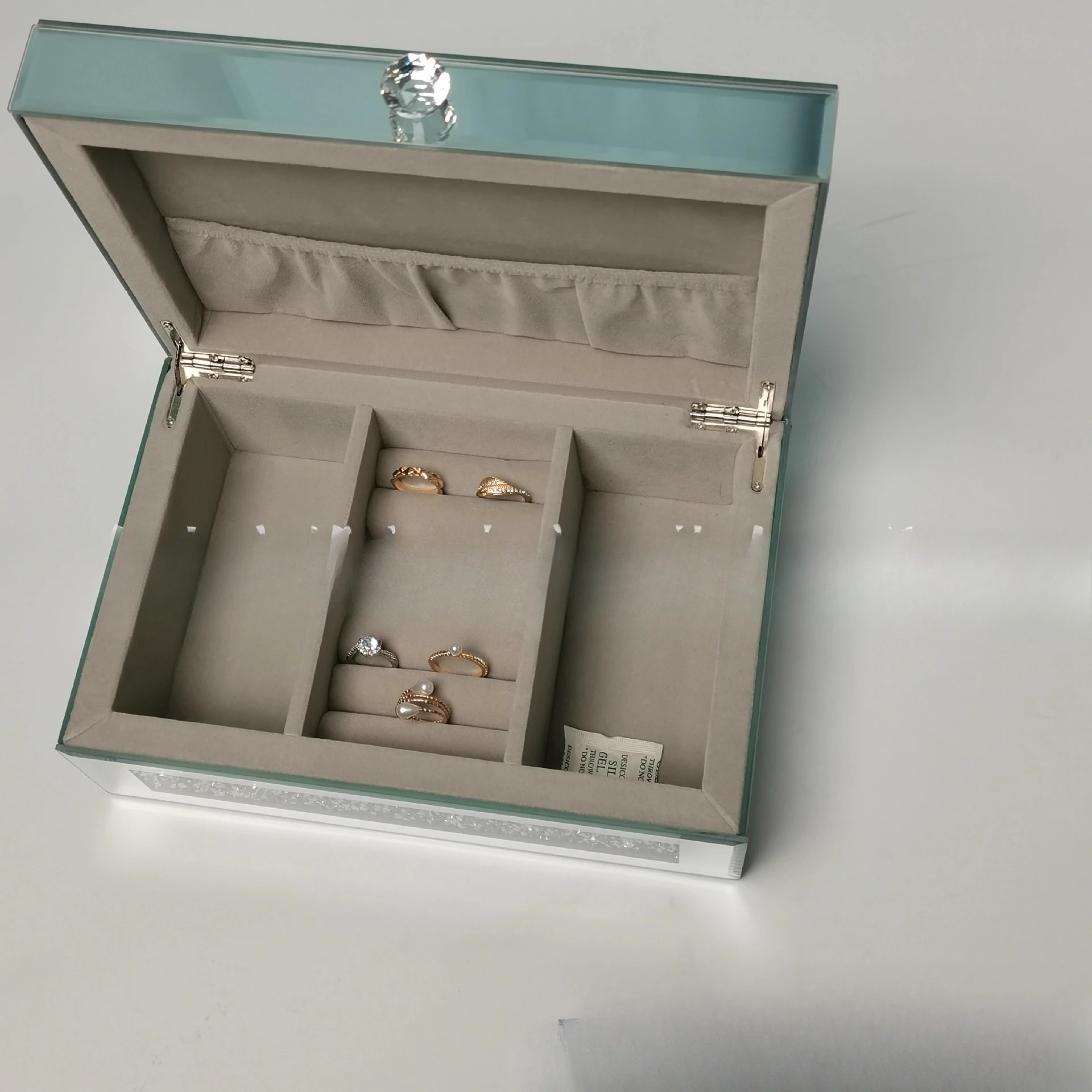

Spot cross-border new high-end luxury exquisite glass crystal necklace ring large-capacity