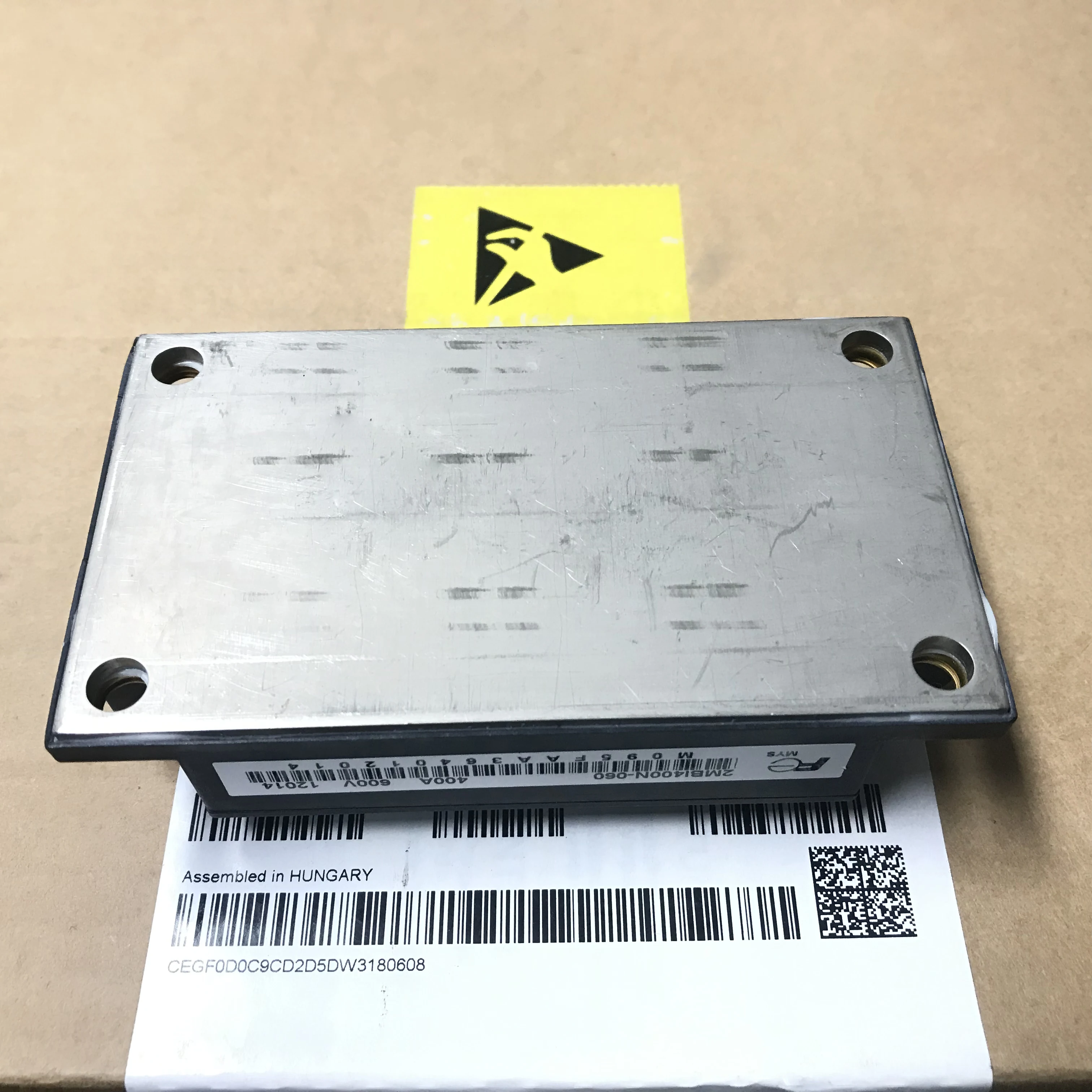 2MBI400N-060 وحدة IGBT متوفرة في المخزون