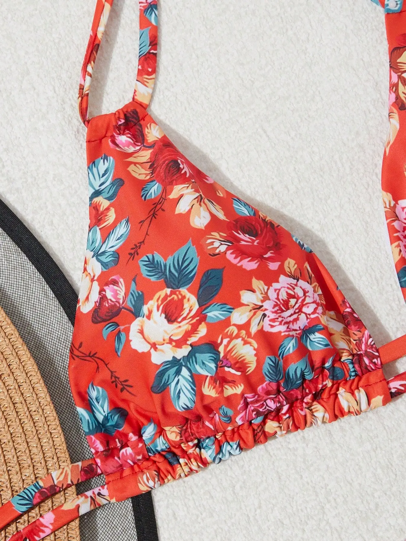 Conjunto de Bikini para mujer, traje de baño de 2 piezas con estampado de flores rojas, traje de baño triangular de cintura alta con cuello Halter y espalda descubierta para vacaciones en la playa, novedad de 2025