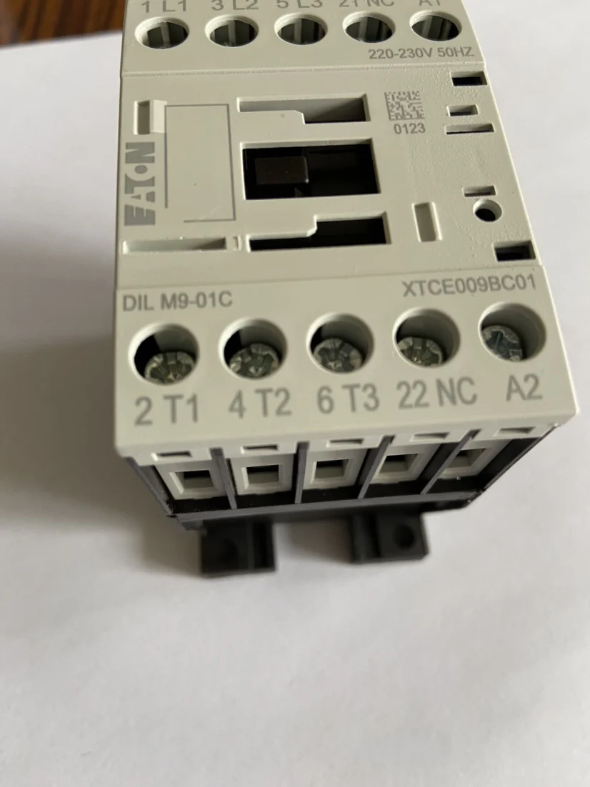 New Original Eaton Micro Switzer AC DILM9-01C 220V